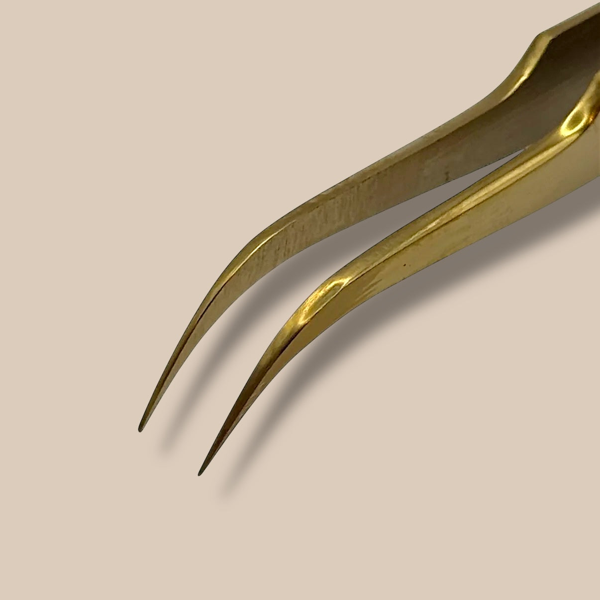 “CURLIE” Volume/Isolations Pincet